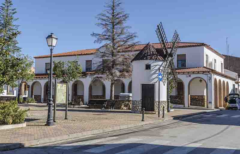 Cuenca - Mota del Cuervo 07 - plaza Santa Rita.jpg